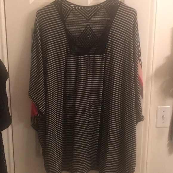 Shirt - Picture 4 of 5